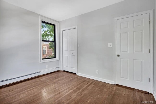 107 N Forest Ave in Rockville Centre, NY - Building Photo - Building Photo