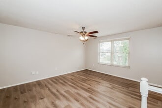 616 Woodlark Dr in Indianapolis, IN - Building Photo - Building Photo
