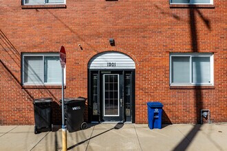 1201 State Ave in Coraopolis, PA - Foto de edificio - Building Photo
