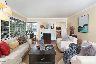 1915 Canyon Close Rd in Pasadena, CA - Building Photo - Building Photo