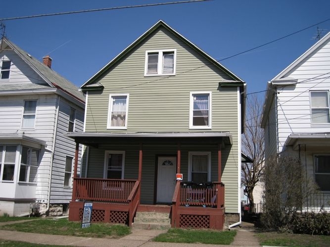 1042 E 9th St in Erie, PA - Building Photo