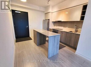 31-1131 Tippett Rd in Toronto, ON - Building Photo - Building Photo