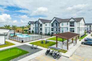 Azali Heights in Corpus Christi, TX - Building Photo