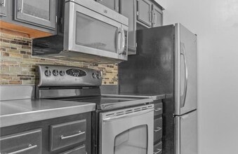 2513 Reagan Ave in Virginia Beach, VA - Building Photo - Building Photo