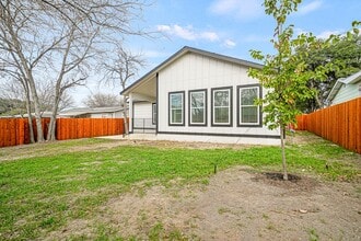 110 Saratoga Dr in San Antonio, TX - Building Photo - Building Photo