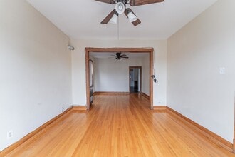 2104 S 49th Ave in Cicero, IL - Building Photo - Building Photo