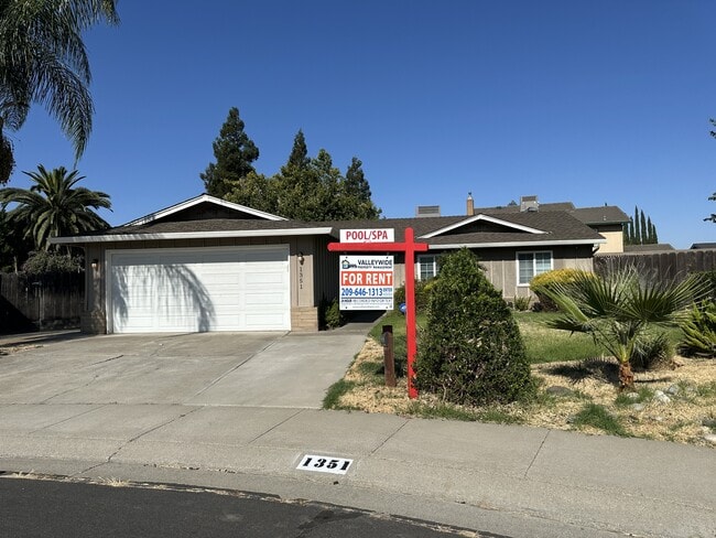 1351 Bugatti Ct in Manteca, CA - Building Photo - Building Photo