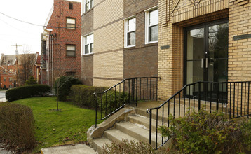 5646 Munhall Rd in Pittsburgh, PA - Building Photo - Building Photo