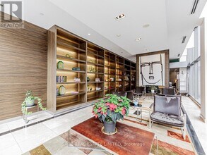 37-2637 Grosvenor St in Toronto, ON - Building Photo - Building Photo