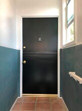 517 1/2 Marguerite Ave in Corona Del Mar, CA - Building Photo - Building Photo