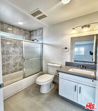 4829 W 17th St in Los Angeles, CA - Building Photo - Building Photo