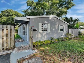 1410 N 70th Terrace in Hollywood, FL - Building Photo