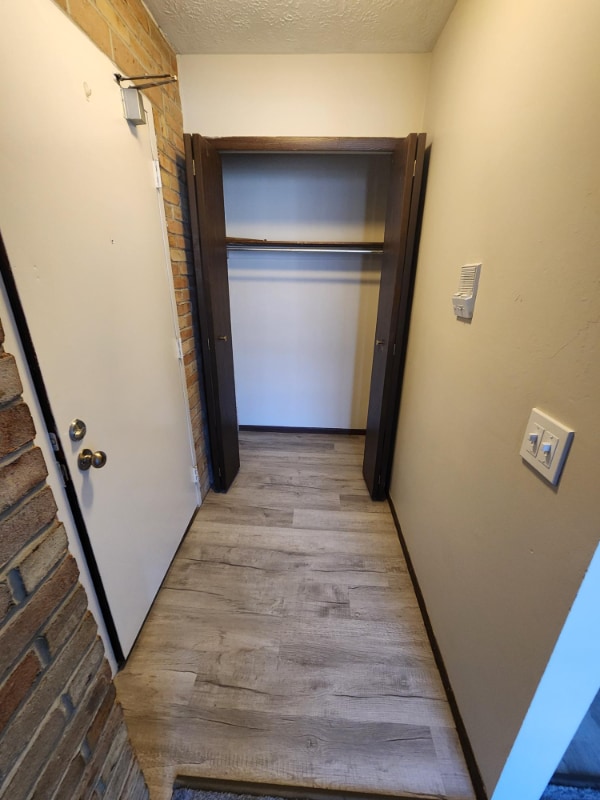 1103 W Maple St in North Canton, OH - Foto de edificio - Building Photo