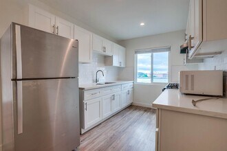4037 W 28th St in Los Angeles, CA - Building Photo - Building Photo