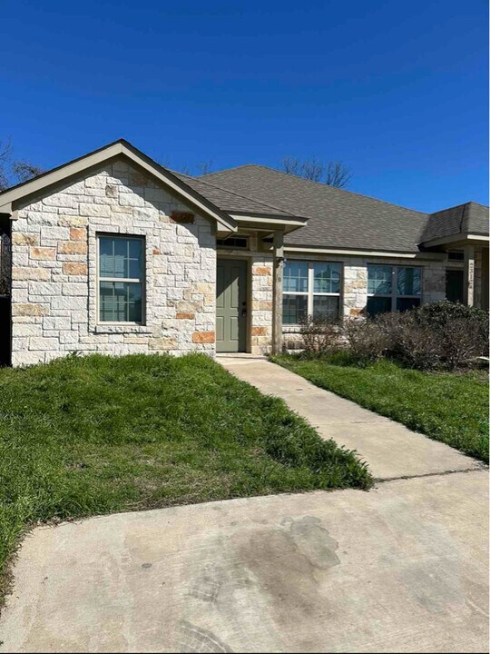 2312 Valley Forge Ave-Unit -2310B in Temple, TX - Building Photo