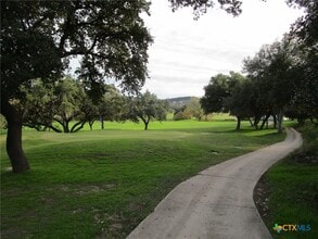 421 Watts Ln in Canyon Lake, TX - Building Photo - Building Photo