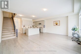 22 Thomas Hope Ln in Markham, ON - Building Photo - Building Photo