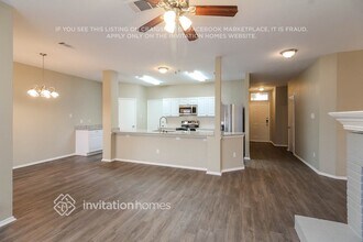 6717 Flamewood Dr in Arlington, TX - Foto de edificio - Building Photo