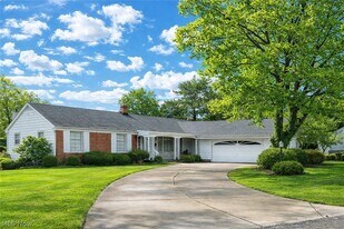 290 Glenview Rd in Canfield, OH - Building Photo