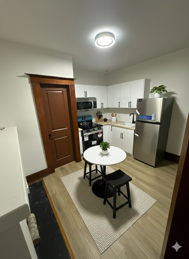 7 Centre St in St Catharines, ON - Building Photo - Building Photo