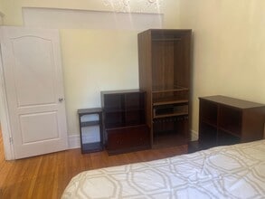 5244 Snowdon Rue in Montréal, QC - Building Photo - Building Photo