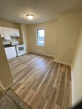 5426 W Girard Ave in Philadelphia, PA - Building Photo - Building Photo