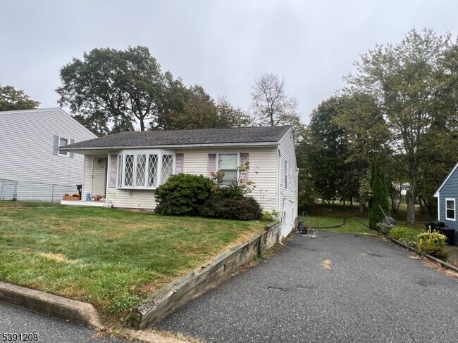 109 Wiltop Rd in Netcong, NJ - Building Photo - Building Photo