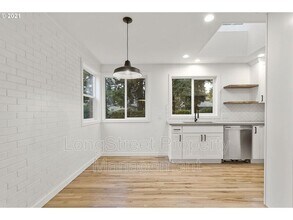 6014 SE Insley St in Portland, OR - Building Photo - Building Photo