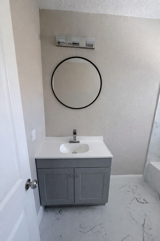 8115 Redfern Dr in Houston, TX - Building Photo - Building Photo