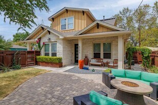 5206 Woodrow Ave in Austin, TX - Building Photo