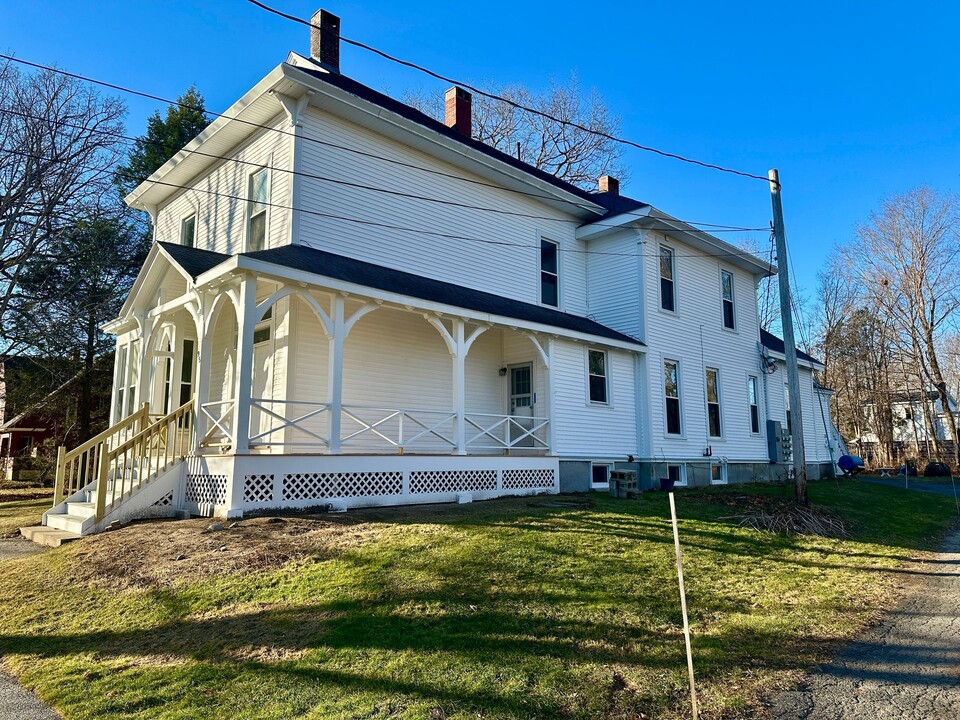 95 W Elm St in Yarmouth, ME - Building Photo