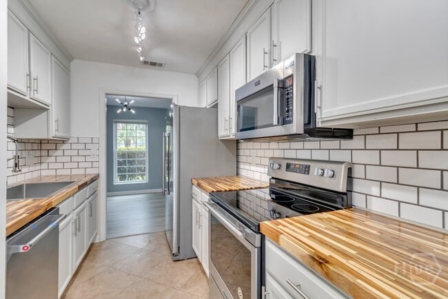 22 Barksdale Dr in Savannah, GA - Building Photo - Building Photo
