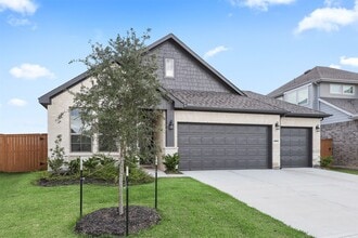 2423 Seneca Lk Dr in Texas City, TX - Building Photo - Building Photo