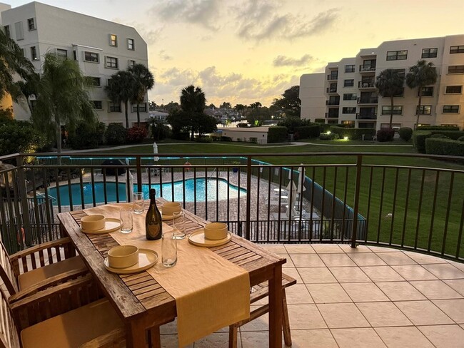 property at 370 Golfview Rd