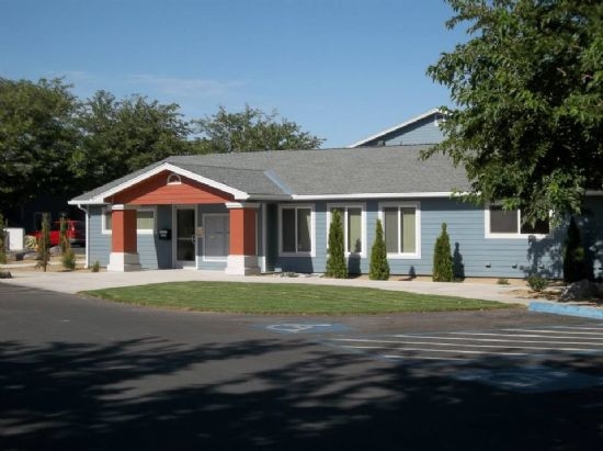 Desertwood in Fallon, NV - Foto de edificio