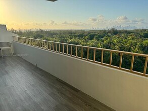 155 Ocean Ln Dr in Key Biscayne, FL - Building Photo - Building Photo