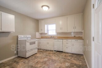 602 N Lakeview Ave in Independence, MO - Building Photo - Building Photo