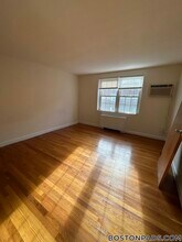 7 Captain Parker Arms, Unit 15 in Lexington, MA - Building Photo - Building Photo