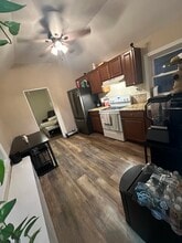 16 Venetian Promenade, Unit Back unit in Lindenhurst, NY - Building Photo - Building Photo