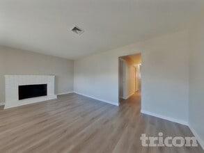 372 Hopkins Dr in Fairfield, CA - Building Photo - Building Photo