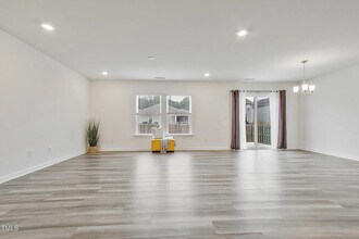 128 Willow Grove Ln in Fuquay Varina, NC - Building Photo - Building Photo