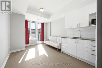 360 Deschâtelets Ave. in Ottawa, ON - Building Photo - Building Photo