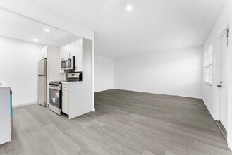 4006 Cornwall A in Boca Raton, FL - Building Photo - Building Photo