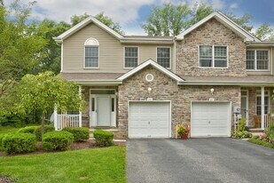 215 Raymound Blvd in Parsippany Troy Hills, NJ - Building Photo