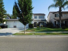 3232 W Flagstaff Ave in Visalia, CA - Building Photo