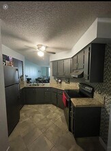 118 Lake Emerald Dr in Oakland Park, FL - Building Photo - Building Photo