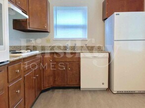 1222 Meadowbright Ln in Cincinnati, OH - Building Photo - Building Photo