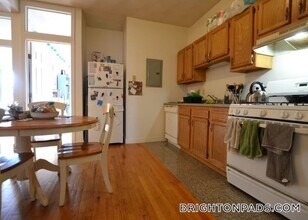 17 Cummings Rd, Unit 2 in Boston, MA - Building Photo - Building Photo