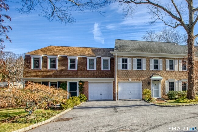 9 Georgetowne N in Greenwich, CT - Building Photo - Building Photo