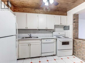 10-1610 Parkway Forest Dr in Toronto, ON - Building Photo - Building Photo